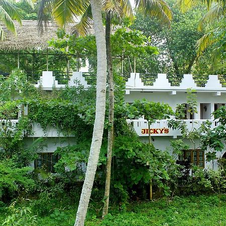 Jickys Nest Hotel Varkala Szoba fotó